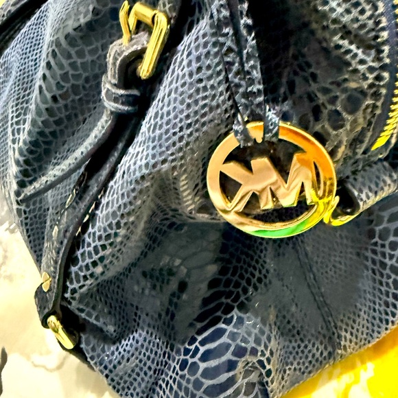 Michael kors authentic crossbody bag in great shape - Picture 3 of 8